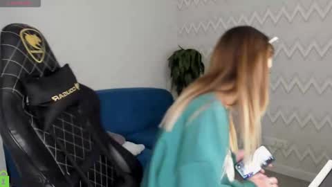 karina_broks online show from October 20, 8:28 am