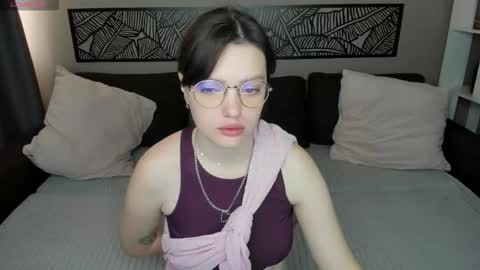 Snapshot of karina_kelly chatting on September 27, 1:35 am karina online show from September 27, 1:35 am
