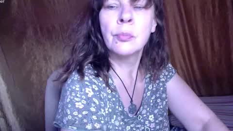 Snapshot of karina_ren chatting on October 15, 8:28 am Karina online show from October 15, 8:28 am