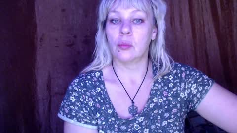 Snapshot of karina_ren chatting on December 3, 7:41 am Karina online show from December 3, 7:41 am