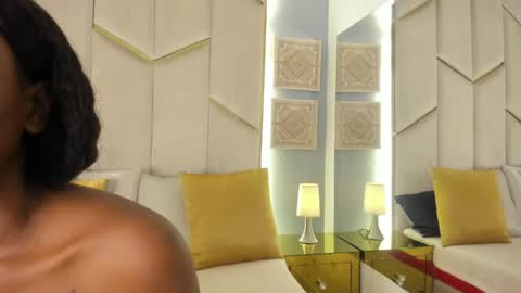 karinaacox online show from May 27, 12:35 pm