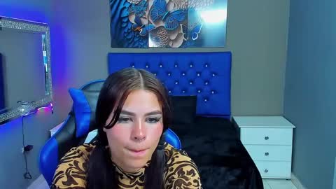 Snapshot of karinatompson chatting on October 7, 9:19 pm karinatompson online show from October 7, 9:19 pm