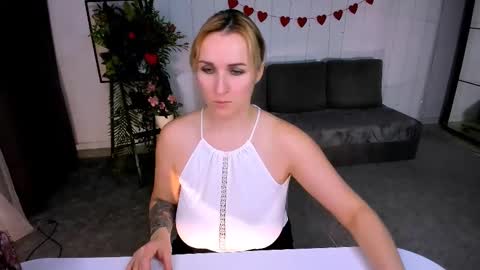 Snapshot of karinella_x chatting on February 21, 9:32 pm Karina online show from February 21, 9:32 pm