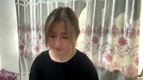 karissagius online show from August 3, 9:04 am