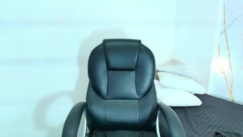 karla_hilton1 online show from February 10, 11:35 am