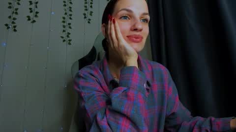 karla_lim online show from November 1, 8:57 pm