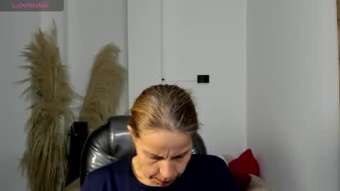 KARLYE online show from April 1, 2:12 am