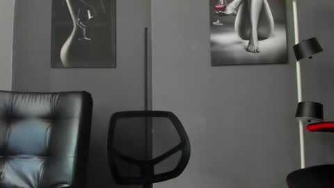   online show from November 22, 6:43 pm