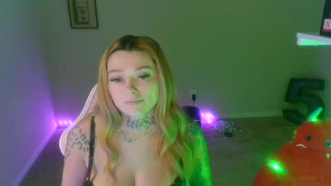 karmathevixen0304 online show from June 15, 5:24 pm
