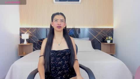 karol_cortes online show from December 16, 6:47 pm