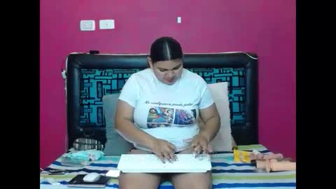 Snapshot of karolhot916 chatting on October 24, 1:23 am karol online show from October 24, 1:23 am