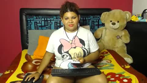 Snapshot of karolhot916 chatting on January 21, 12:04 am karol online show from January 21, 12:04 am