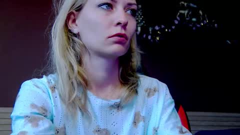 karoline121 online show from December 20, 8:29 am