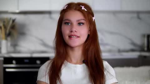 lina online show from December 4, 2:41 pm