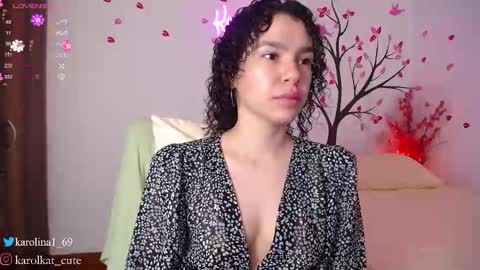 Karolina 3 online show from February 17, 2:06 pm