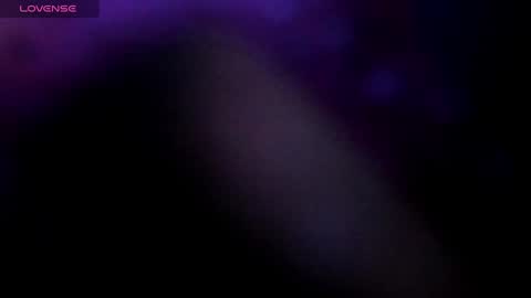 Snapshot of kat_apple chatting on February 3, 10:32 pm Alicia online show from February 3, 10:32 pm
