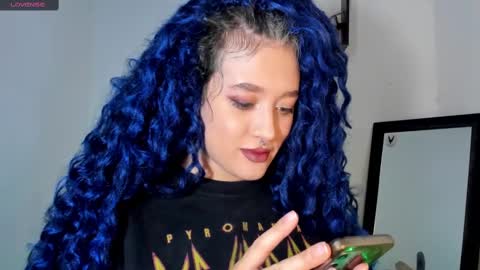Snapshot of kat_apple chatting on February 26, 12:09 am Alicia online show from February 26, 12:09 am