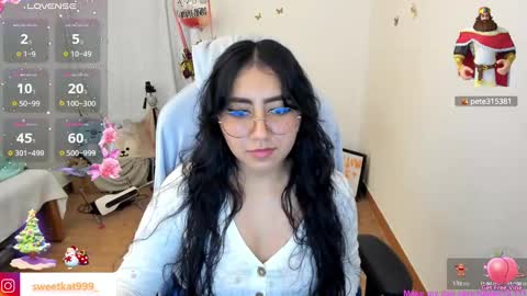 Kat       online show from December 20, 4:25 pm