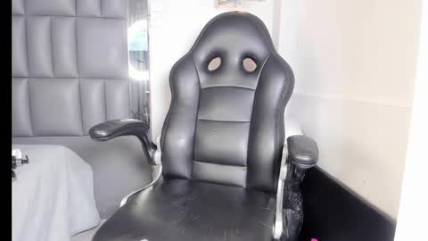kataleya_west online show from May 15, 10:45 pm