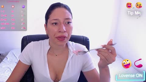Snapshot of kate_arden chatting on December 14, 5:03 pm Carla Palmer online show from December 14, 5:03 pm