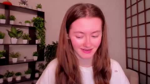 Snapshot of kate_cuddle chatting on October 17, 2:37 am Kate online show from October 17, 2:37 am