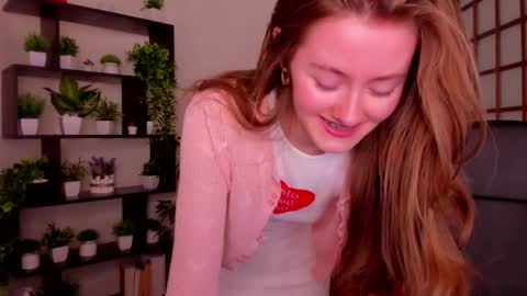 Snapshot of kate_cuddle chatting on October 8, 2:49 am Kate online show from October 8, 2:49 am