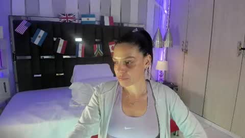 kate_roose online show from June 17, 4:14 am