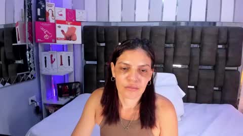 kate_roose online show from June 3, 8:47 pm
