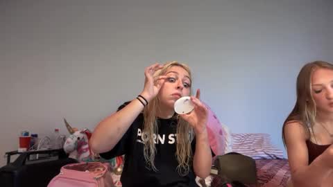 kateharperr online show from September 8, 8:08 pm