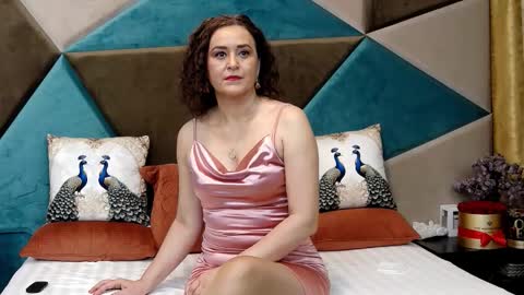 KateQueenston --  online show from February 14, 7:38 pm