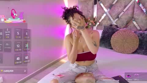 KatheGomez  online show from December 14, 7:25 am