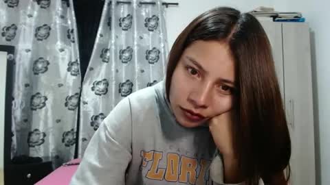 katherine_rodas2 online show from December 15, 8:36 pm