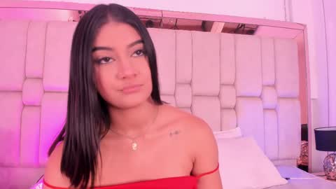 katherineruiz_ online show from May 11, 12:18 pm
