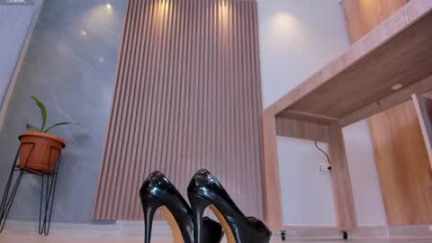 KatherinLevinee online show from December 11, 8:18 pm