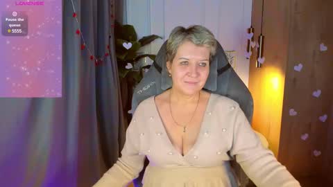 Snapshot of kathy_sunn chatting on February 17, 11:13 am Kathy online show from February 17, 11:13 am