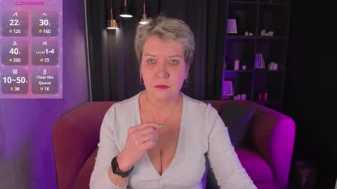 Snapshot of kathy_sunn chatting on February 12, 1:49 pm Kathy online show from February 12, 1:49 pm