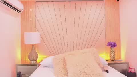 Karen Villas online show from September 8, 8:08 pm