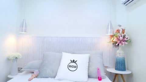 Karen Villas online show from October 25, 9:32 pm