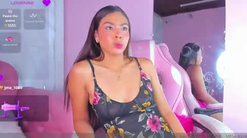 katiagarcia_ online show from December 11, 5:21 am