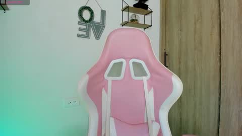 Katie online show from November 6, 9:32 pm