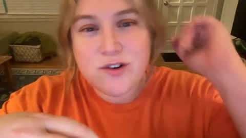 katiecopper27 online show from August 1, 1:18 am