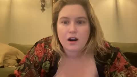 katiecopper27 online show from June 6, 3:13 am