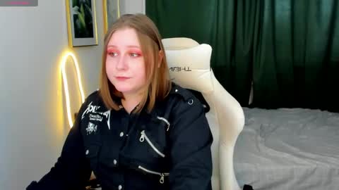katiegarsiaa online show from March 23, 9:37 am