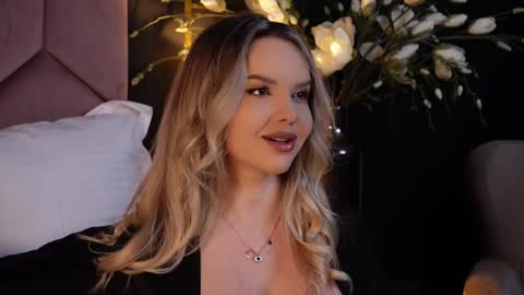 Snapshot of katjolie chatting on January 6, 9:00 pm KatJolie online show from January 6, 9:00 pm