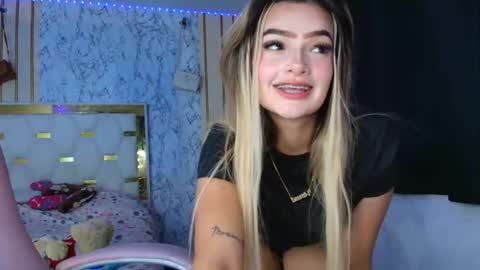 Snapshot of katleen_v chatting on October 7, 11:03 am Katleen. online show from October 7, 11:03 am