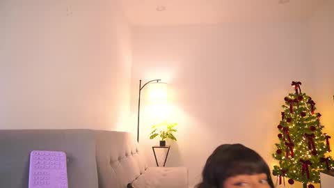 Follow me on instagram and twitter as correaktnees online show from December 15, 7:35 am