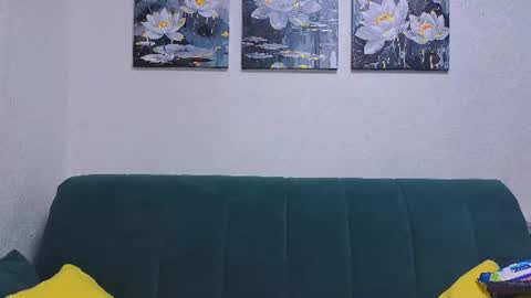 katniss_k online show from June 26, 4:58 am