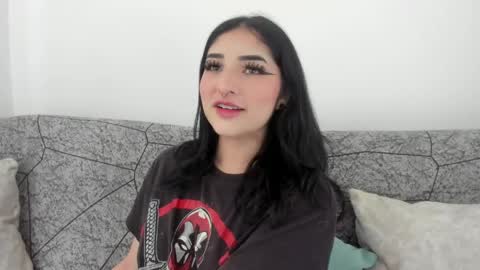 Kat  online show from May 31, 8:10 pm