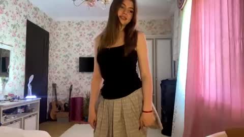 Molly online show from June 16, 1:12 pm