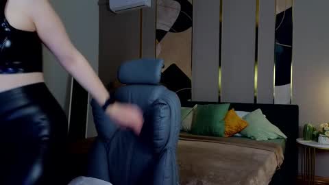 Goddess Katy            VACATION  online show from October 16, 1:19 am